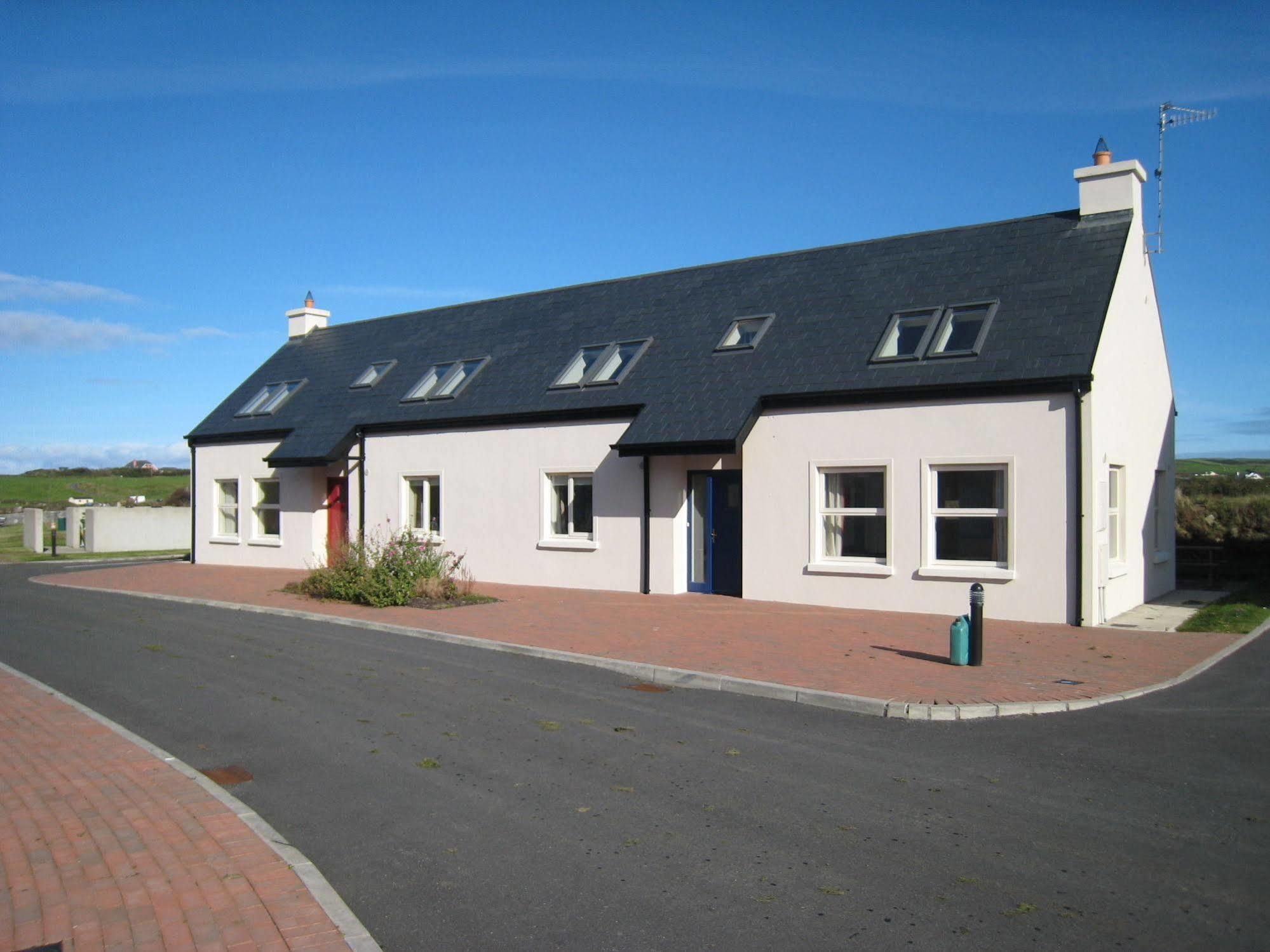 Doolin Village Lodges Экстерьер фото